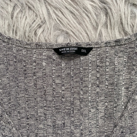Shein long sleeve t-shirt - Picture 3 of 3